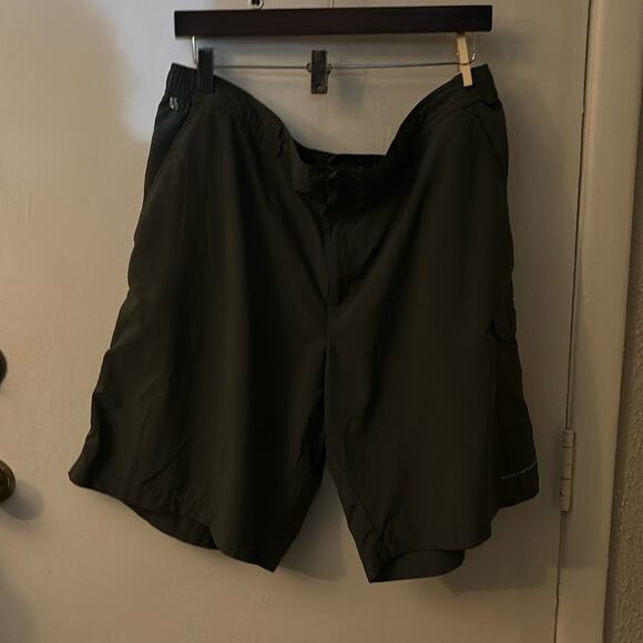 Columbia PFG Omni-Shade Lightweight Men’s Shorts Gray Size 40 Gorpcore Hiking - Picture 3 of 10